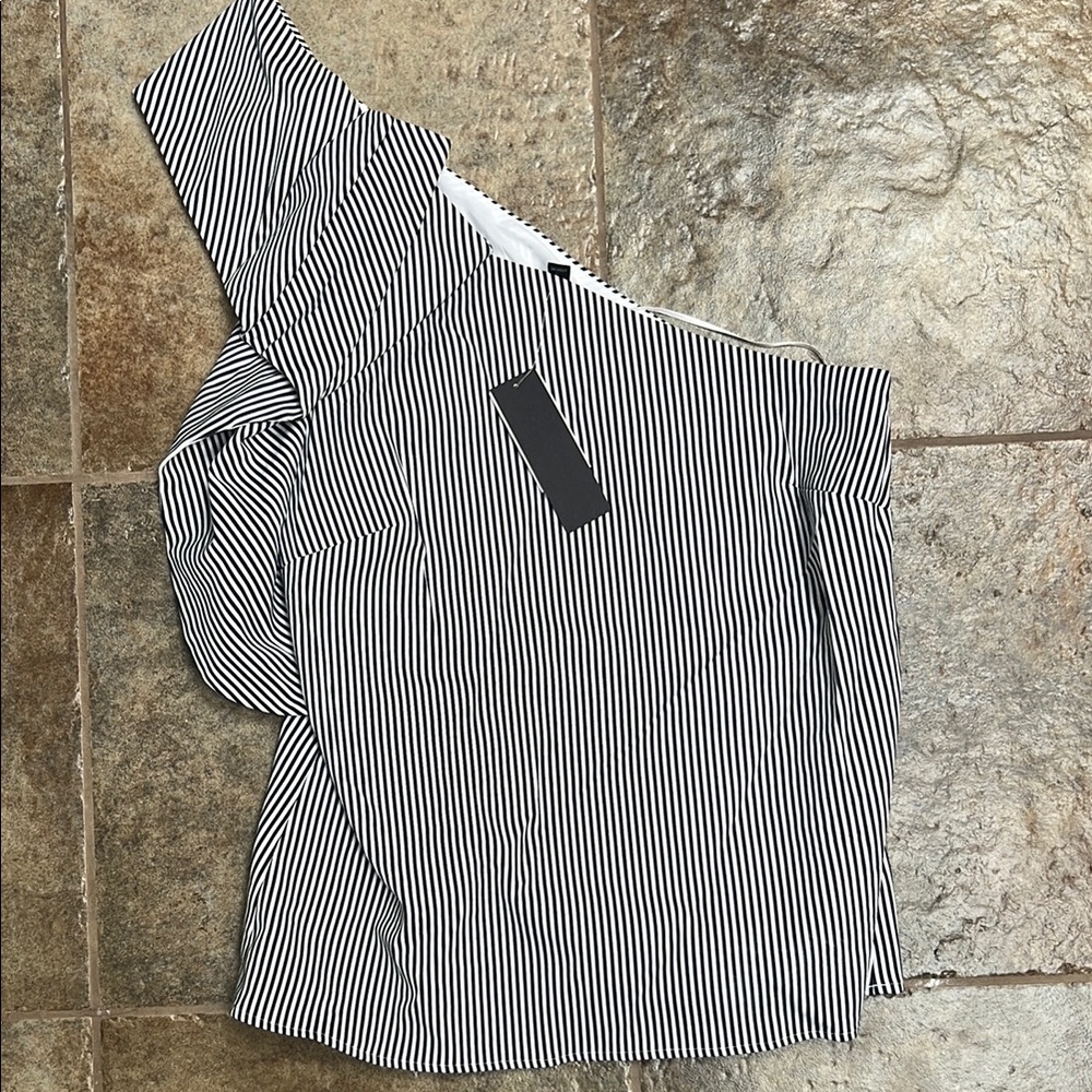 Chic Black and White Striped Top